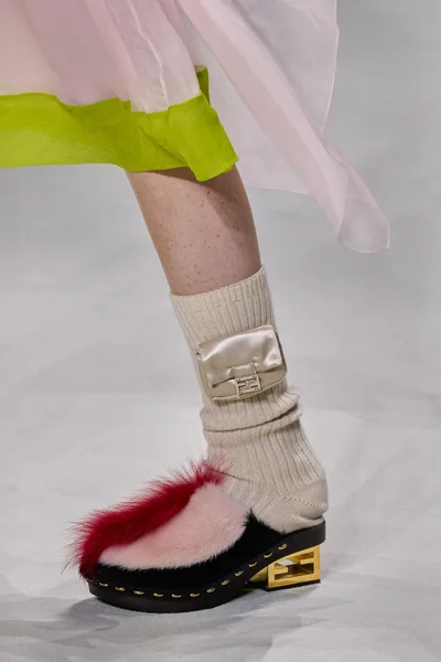 Look 35